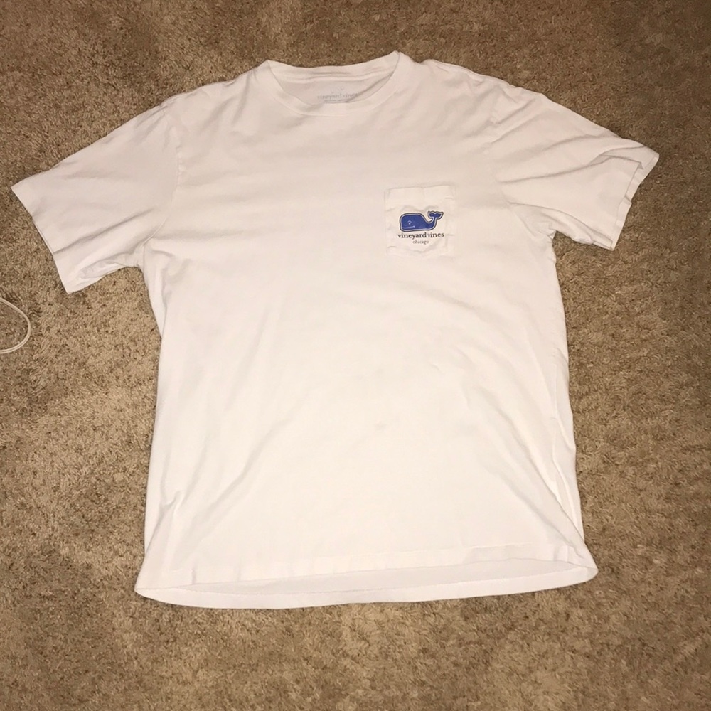 vineyard vines t-shirt